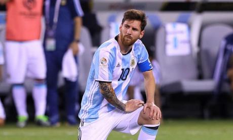 Президентът на Аржентина помолил Меси да остане в националния